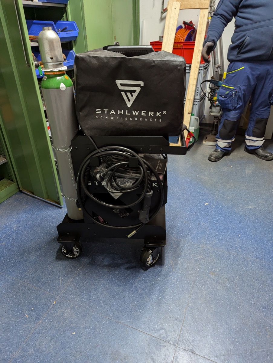 Stahlwerk Schweißgerät mit Schweißwagen und Gasflasche